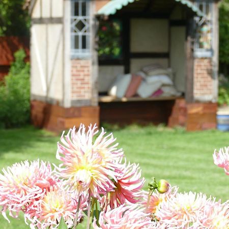 Вилла Elms Farm Alderton  Экстерьер фото