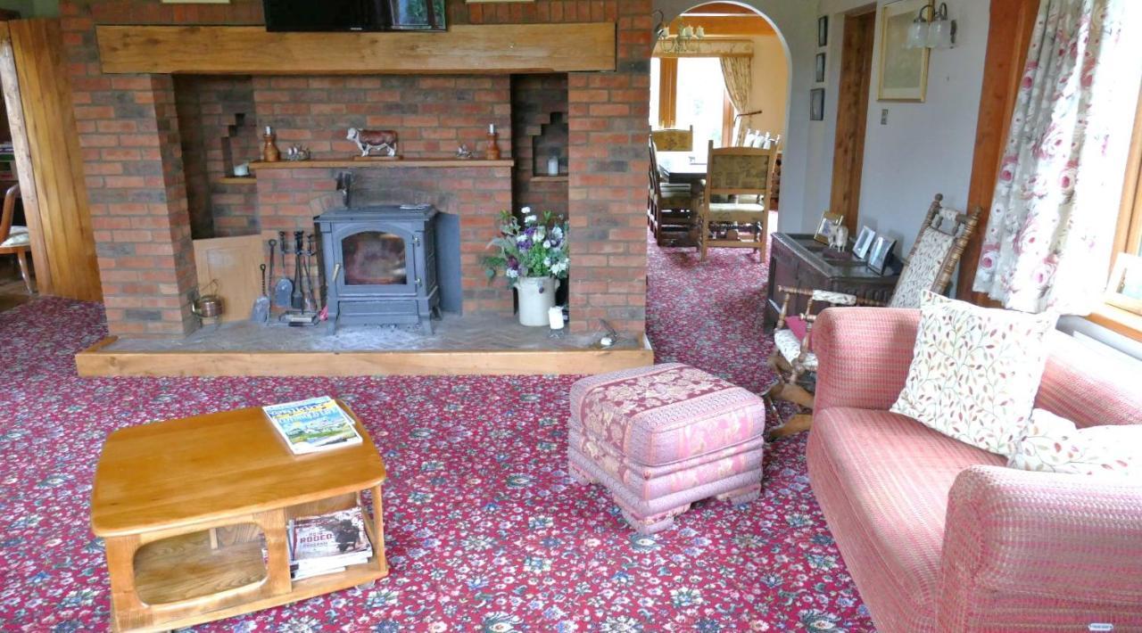 Вилла Elms Farm Alderton  Экстерьер фото